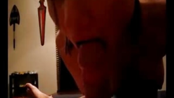 हस्तमैथुन करने की इच्छा अचानक हिंदी में सेक्सी वीडियो फुल मूवी गृहिणी को मोज़ा में भर देती है